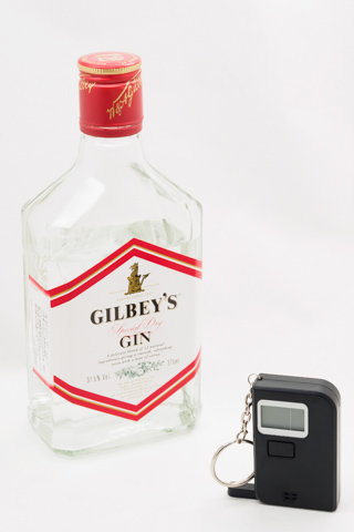 Qtop アルコールセンサー アルコールチェッカー LEDデジタル飲酒検知器 ポータブル 飲酒運転防止器